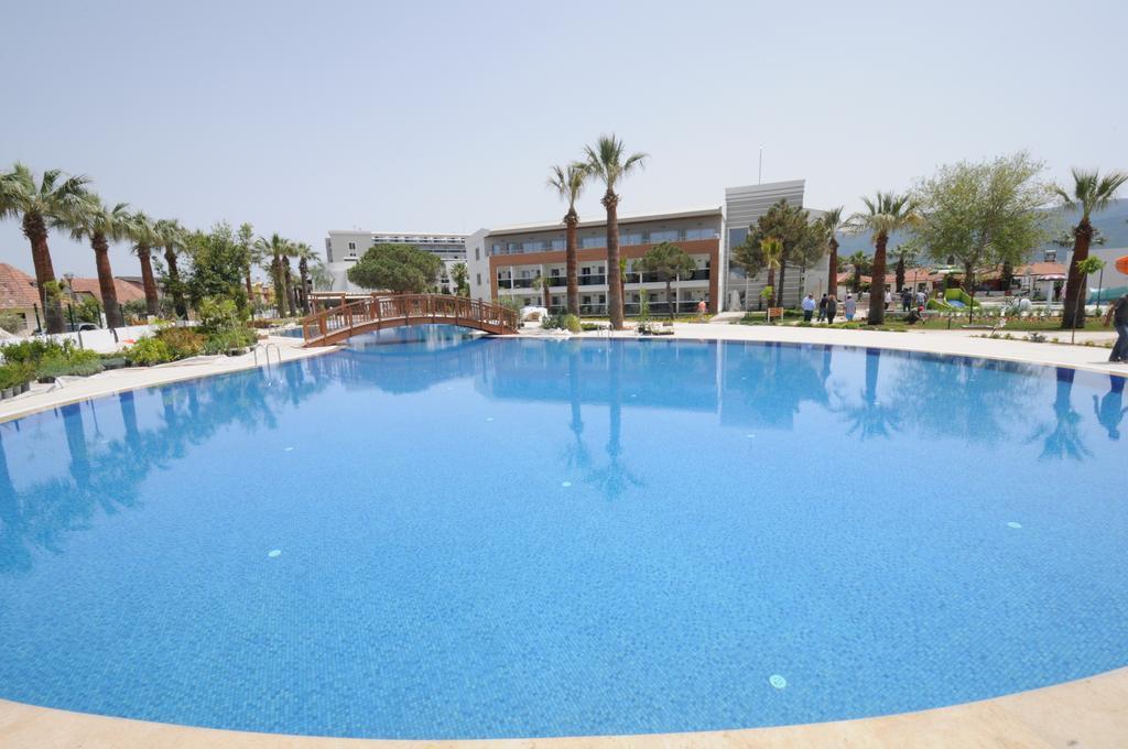 Palm Wings Kusadasi Beach Resort&Spa Eksteriør billede